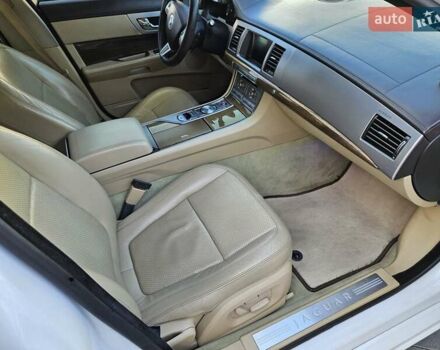 Білий Ягуар ХФ, об'ємом двигуна 2.97 л та пробігом 192 тис. км за 11500 $, фото 8 на Automoto.ua
