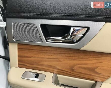 Ягуар ХФ 2012 в Киеве на Automoto.ua Белый Ягуар ХФ, объемом двигателя 3 л и пробегом 48 тыс. км за 24999 $, фото 29 на Automoto.ua