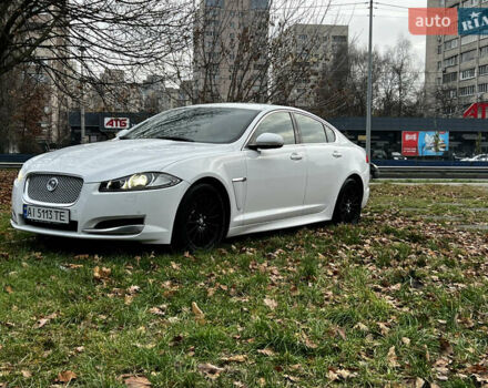 Белый Ягуар ХФ, объемом двигателя 2.97 л и пробегом 177 тыс. км за 11700 $, фото 1 на Automoto.ua