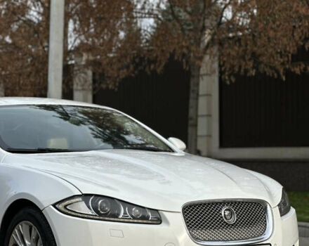 Белый Ягуар ХФ, объемом двигателя 3 л и пробегом 169 тыс. км за 11200 $, фото 9 на Automoto.ua