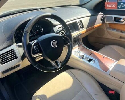 Білий Ягуар ХФ, об'ємом двигуна 2.97 л та пробігом 168 тис. км за 13700 $, фото 8 на Automoto.ua