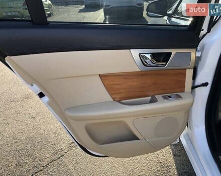 Ягуар ХФ 2012 в Киеве на Automoto.ua Белый Ягуар ХФ, объемом двигателя 3 л и пробегом 48 тыс. км за 24999 $, фото 30 на Automoto.ua