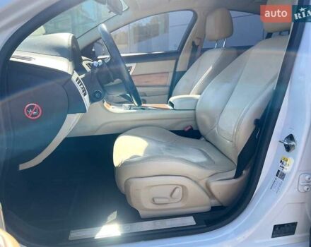 Білий Ягуар ХФ, об'ємом двигуна 2.97 л та пробігом 168 тис. км за 13700 $, фото 7 на Automoto.ua