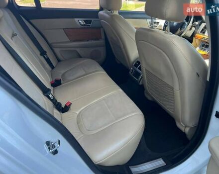 Білий Ягуар ХФ, об'ємом двигуна 2.97 л та пробігом 168 тис. км за 13700 $, фото 18 на Automoto.ua