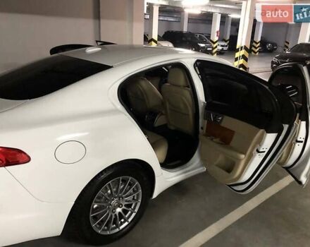 Ягуар ХФ 2012 в Киеве на Automoto.ua Белый Ягуар ХФ, объемом двигателя 3 л и пробегом 48 тыс. км за 24999 $, фото 9 на Automoto.ua