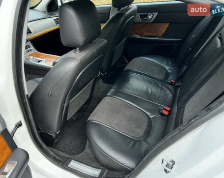 Белый Ягуар ХФ, объемом двигателя 2.97 л и пробегом 177 тыс. км за 11700 $, фото 8 на Automoto.ua