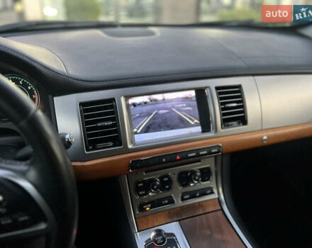 Ягуар ХФ 2012 у Ужгороді на Automoto.ua Білий Ягуар ХФ, об'ємом двигуна 2.97 л та пробігом 164 тис. км за 13900 $, фото 9 на Automoto.ua