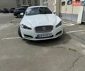 Белый Ягуар ХФ, объемом двигателя 2.97 л и пробегом 180 тыс. км за 9400 $, фото 1 на Automoto.ua