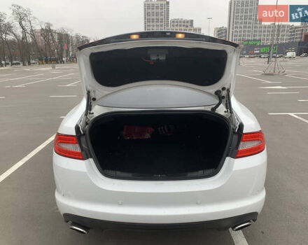 Білий Ягуар ХФ, об'ємом двигуна 2 л та пробігом 235 тис. км за 12900 $, фото 7 на Automoto.ua
