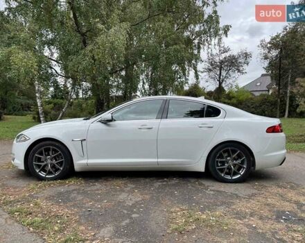 Белый Ягуар ХФ, объемом двигателя 2 л и пробегом 210 тыс. км за 16300 $, фото 2 на Automoto.ua