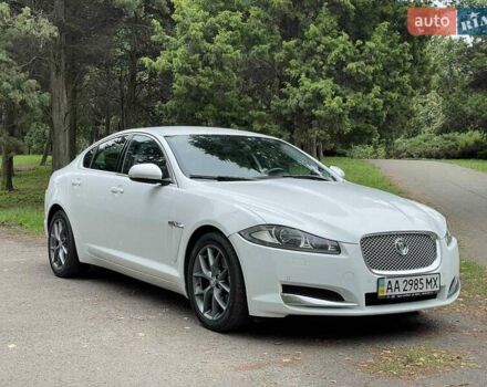 Белый Ягуар ХФ, объемом двигателя 2 л и пробегом 210 тыс. км за 16300 $, фото 1 на Automoto.ua