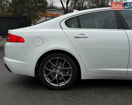 Білий Ягуар ХФ, об'ємом двигуна 2 л та пробігом 214 тис. км за 15990 $, фото 11 на Automoto.ua