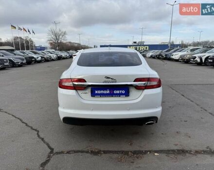 Белый Ягуар ХФ, объемом двигателя 2.18 л и пробегом 146 тыс. км за 15300 $, фото 5 на Automoto.ua