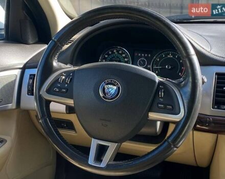 Білий Ягуар ХФ, об'ємом двигуна 3 л та пробігом 150 тис. км за 14690 $, фото 13 на Automoto.ua