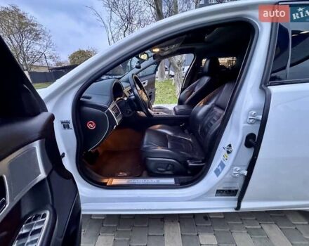 Белый Ягуар ХФ, объемом двигателя 2.18 л и пробегом 380 тыс. км за 10900 $, фото 38 на Automoto.ua