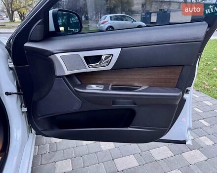 Белый Ягуар ХФ, объемом двигателя 2.18 л и пробегом 380 тыс. км за 10900 $, фото 46 на Automoto.ua