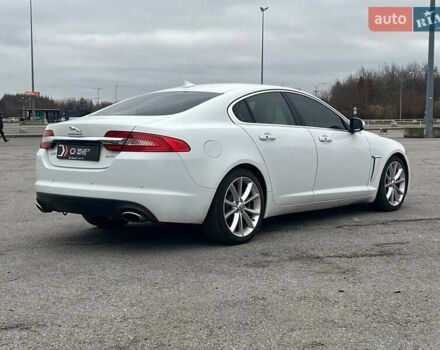 Белый Ягуар ХФ, объемом двигателя 3 л и пробегом 140 тыс. км за 14490 $, фото 5 на Automoto.ua