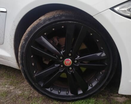 Белый Ягуар ХФ, объемом двигателя 2.2 л и пробегом 300 тыс. км за 7216 $, фото 1 на Automoto.ua