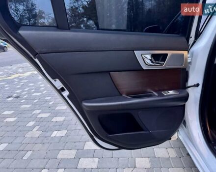 Белый Ягуар ХФ, объемом двигателя 2.18 л и пробегом 380 тыс. км за 10900 $, фото 58 на Automoto.ua