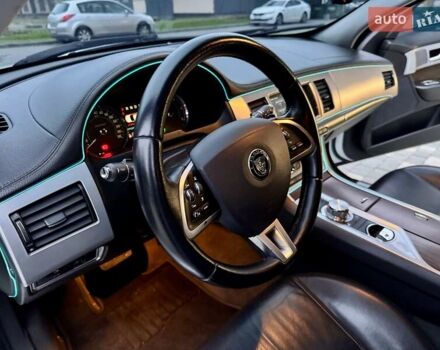 Белый Ягуар ХФ, объемом двигателя 2.18 л и пробегом 380 тыс. км за 10900 $, фото 41 на Automoto.ua