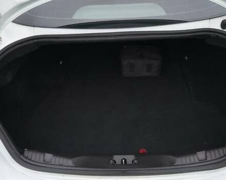 Белый Ягуар ХФ, объемом двигателя 2.18 л и пробегом 205 тыс. км за 14100 $, фото 1 на Automoto.ua