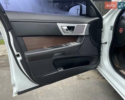 Белый Ягуар ХФ, объемом двигателя 2.18 л и пробегом 191 тыс. км за 11999 $, фото 14 на Automoto.ua