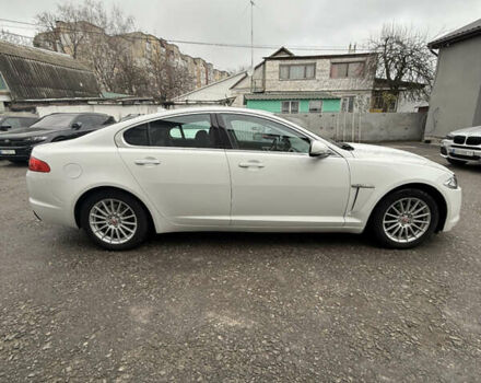 Белый Ягуар ХФ, объемом двигателя 2.18 л и пробегом 174 тыс. км за 13900 $, фото 2 на Automoto.ua