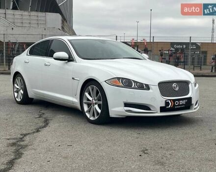 Белый Ягуар ХФ, объемом двигателя 3 л и пробегом 140 тыс. км за 14490 $, фото 6 на Automoto.ua