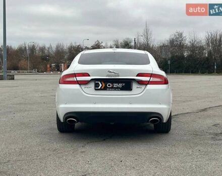 Белый Ягуар ХФ, объемом двигателя 3 л и пробегом 140 тыс. км за 14490 $, фото 4 на Automoto.ua