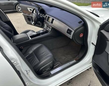 Белый Ягуар ХФ, объемом двигателя 2.18 л и пробегом 191 тыс. км за 11999 $, фото 22 на Automoto.ua