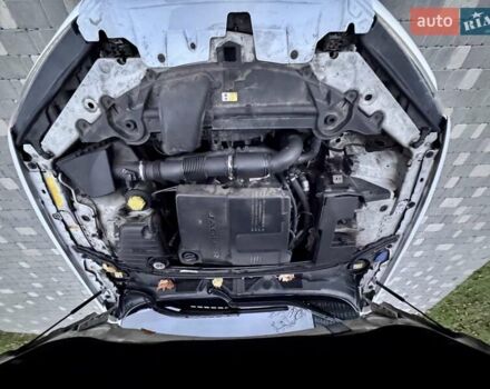 Белый Ягуар ХФ, объемом двигателя 2.18 л и пробегом 380 тыс. км за 10900 $, фото 76 на Automoto.ua