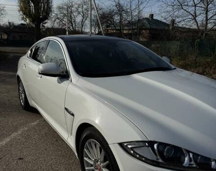 Белый Ягуар ХФ, объемом двигателя 2.18 л и пробегом 142 тыс. км за 16500 $, фото 5 на Automoto.ua