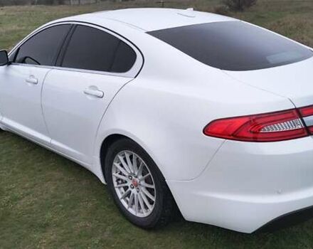 Белый Ягуар ХФ, объемом двигателя 2.18 л и пробегом 205 тыс. км за 14100 $, фото 3 на Automoto.ua