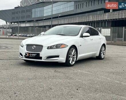 Белый Ягуар ХФ, объемом двигателя 3 л и пробегом 140 тыс. км за 14490 $, фото 9 на Automoto.ua