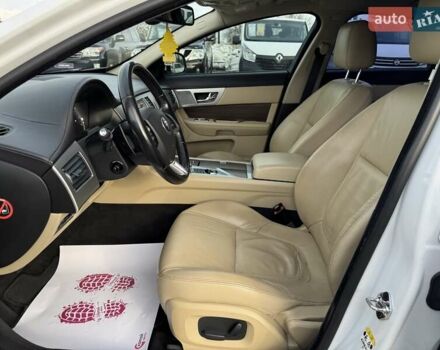 Белый Ягуар ХФ, объемом двигателя 2.18 л и пробегом 146 тыс. км за 15300 $, фото 13 на Automoto.ua