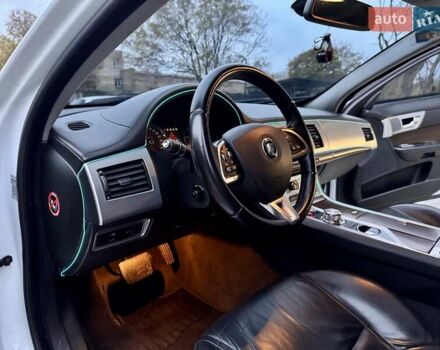 Белый Ягуар ХФ, объемом двигателя 2.18 л и пробегом 380 тыс. км за 10900 $, фото 42 на Automoto.ua