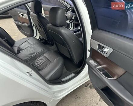 Белый Ягуар ХФ, объемом двигателя 2.18 л и пробегом 191 тыс. км за 11999 $, фото 23 на Automoto.ua