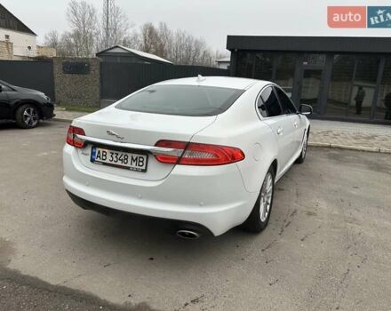 Белый Ягуар ХФ, объемом двигателя 2.18 л и пробегом 191 тыс. км за 11999 $, фото 6 на Automoto.ua