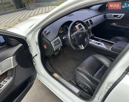 Белый Ягуар ХФ, объемом двигателя 2.18 л и пробегом 191 тыс. км за 11999 $, фото 15 на Automoto.ua