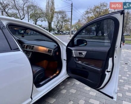 Белый Ягуар ХФ, объемом двигателя 2.18 л и пробегом 380 тыс. км за 10900 $, фото 47 на Automoto.ua