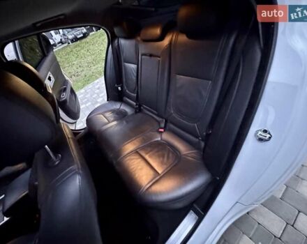 Белый Ягуар ХФ, объемом двигателя 2.18 л и пробегом 380 тыс. км за 10900 $, фото 66 на Automoto.ua