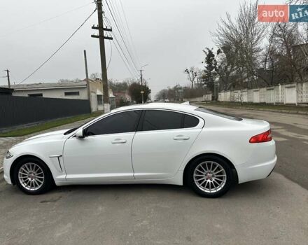 Белый Ягуар ХФ, объемом двигателя 2.18 л и пробегом 191 тыс. км за 11999 $, фото 10 на Automoto.ua