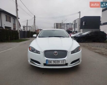 Білий Ягуар ХФ, об'ємом двигуна 3 л та пробігом 183 тис. км за 14000 $, фото 1 на Automoto.ua