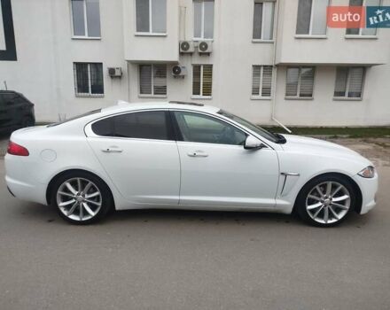 Білий Ягуар ХФ, об'ємом двигуна 3 л та пробігом 183 тис. км за 14000 $, фото 2 на Automoto.ua