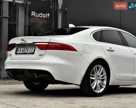 Білий Ягуар ХФ, об'ємом двигуна 3 л та пробігом 164 тис. км за 17500 $, фото 4 на Automoto.ua