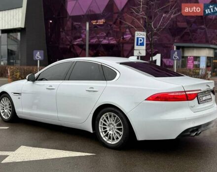 Белый Ягуар ХФ, объемом двигателя 2 л и пробегом 222 тыс. км за 13490 $, фото 4 на Automoto.ua