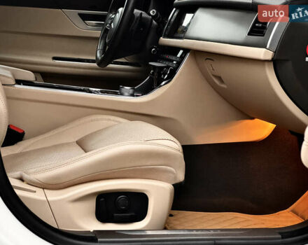 Білий Ягуар ХФ, об'ємом двигуна 3 л та пробігом 164 тис. км за 17500 $, фото 33 на Automoto.ua