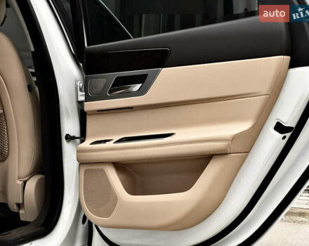 Білий Ягуар ХФ, об'ємом двигуна 3 л та пробігом 164 тис. км за 17500 $, фото 27 на Automoto.ua