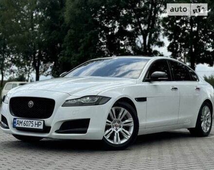 Белый Ягуар ХФ, объемом двигателя 2.99 л и пробегом 150 тыс. км за 32999 $, фото 65 на Automoto.ua