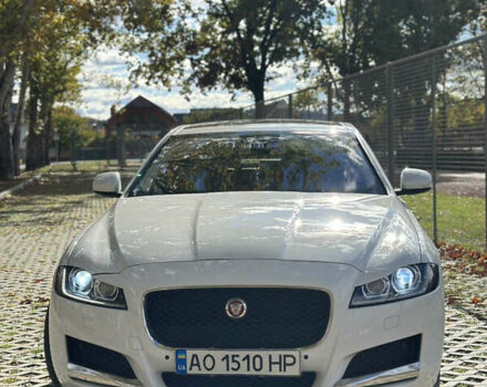 Белый Ягуар ХФ, объемом двигателя 2 л и пробегом 155 тыс. км за 17700 $, фото 1 на Automoto.ua